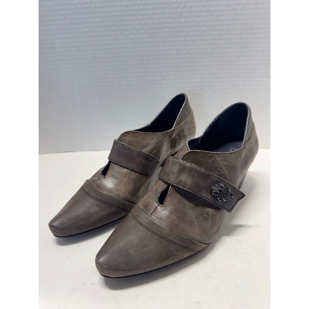 Dorking by Fluchos Taupe Leather Pointed Toe Block Heel Pumps Made in Spain 38